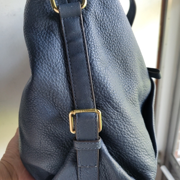 Vince Camuto Hobo/Slouch Navy Blue Leather Shoulder Bag EUC - Picture 3 of 13